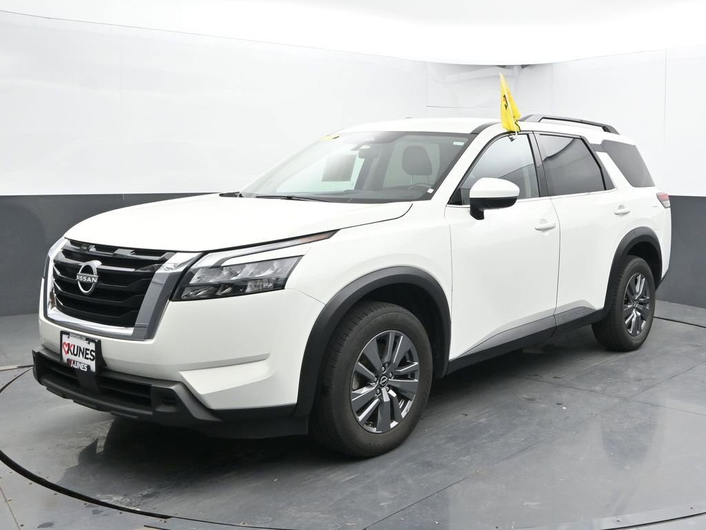 Used 2025 Nissan Pathfinder SV AWD/4WD image 6