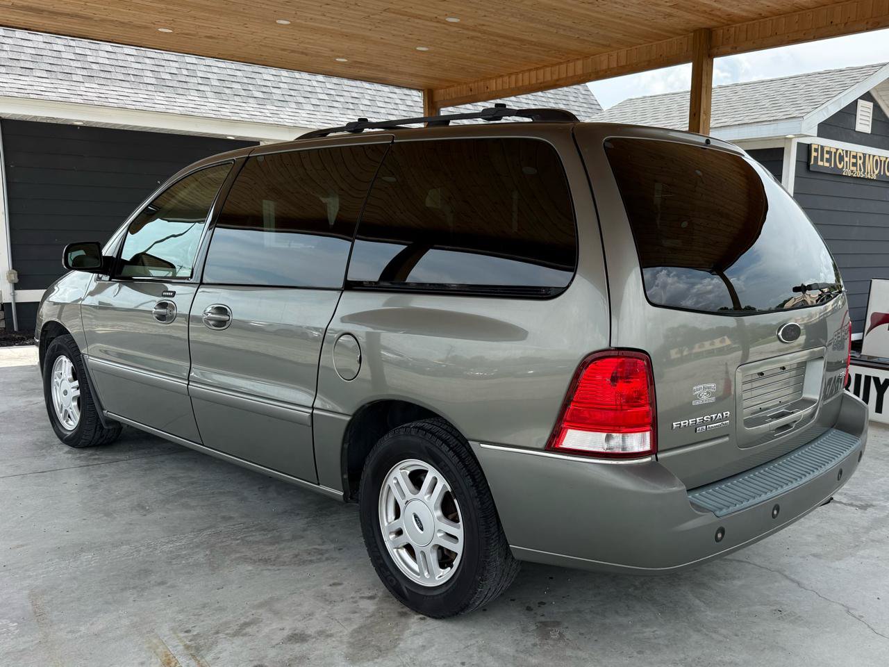 Used 2005 Ford Freestar SEL FWD image 9