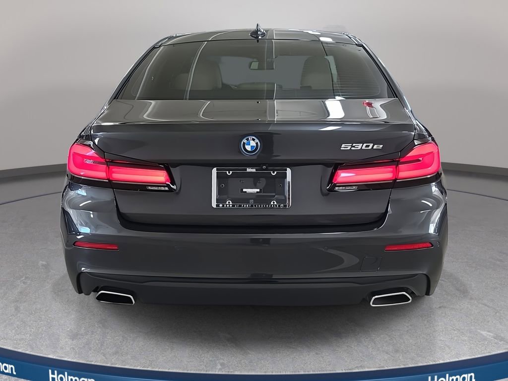 Certified 2022 BMW 530e w/ Convenience Package image 7