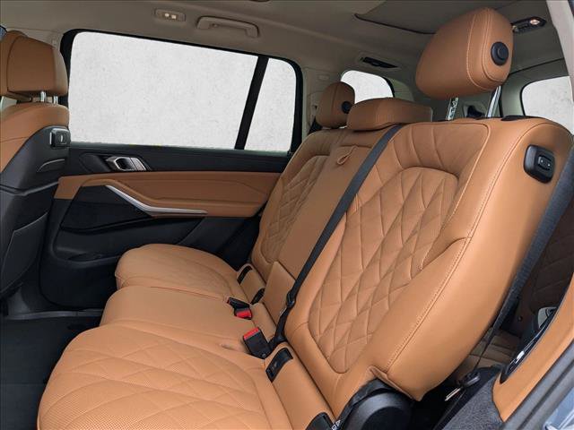 Used 2024 BMW X7 xDrive40i w/ Parking Assistance Package AWD/4WD image 21