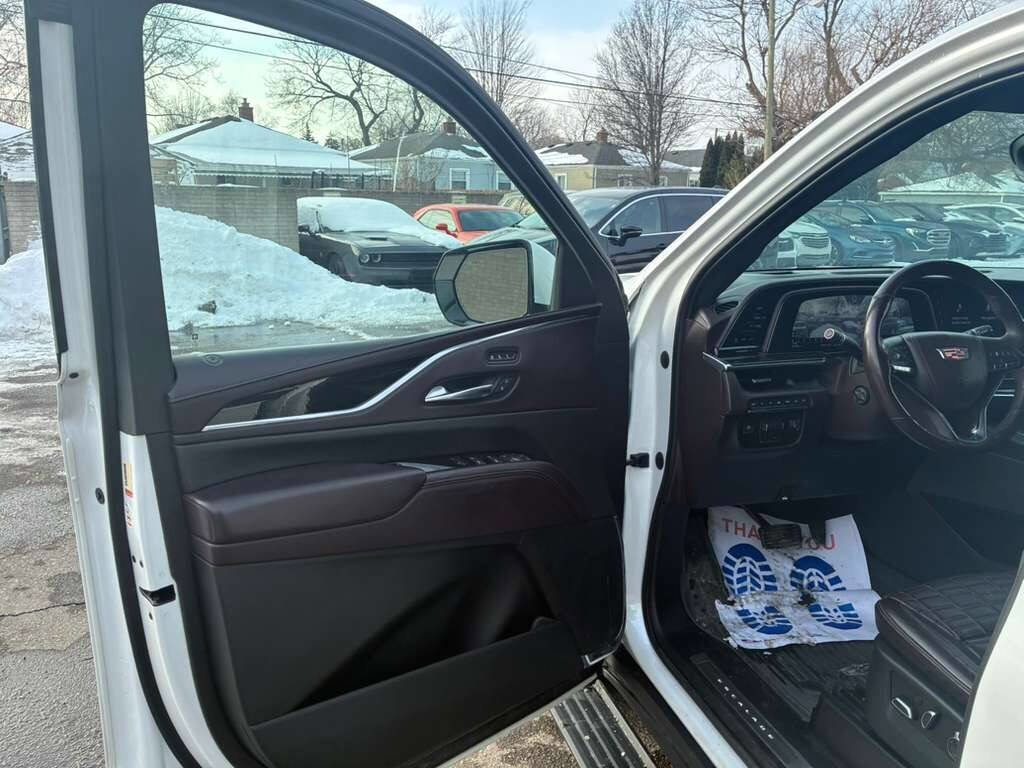 Used 2021 Cadillac Escalade Sport Platinum image 9