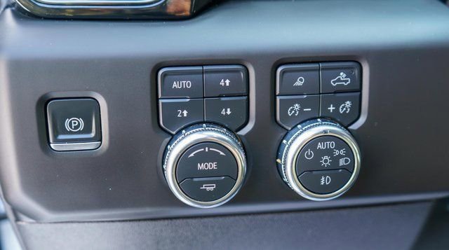 Used 2025 GMC Sierra 2500 AT4 AWD/4WD image 21