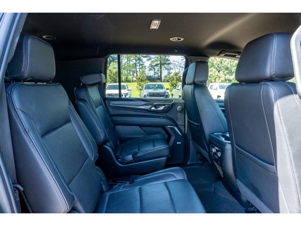 Used 2024 GMC Yukon XL Denali AWD/4WD image 17