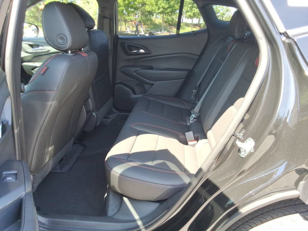 New 2026 Chevrolet Trax RS w/ Sunroof Package FWD image 16