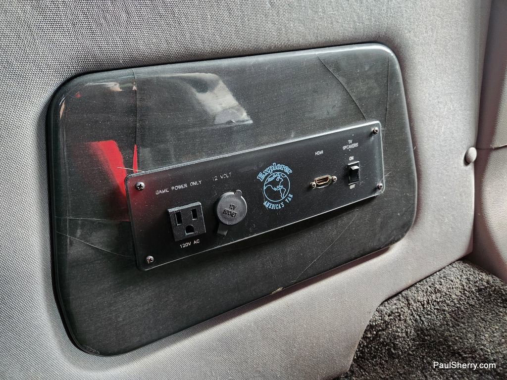 Used 2017 Ford Transit 150 XLT image 39