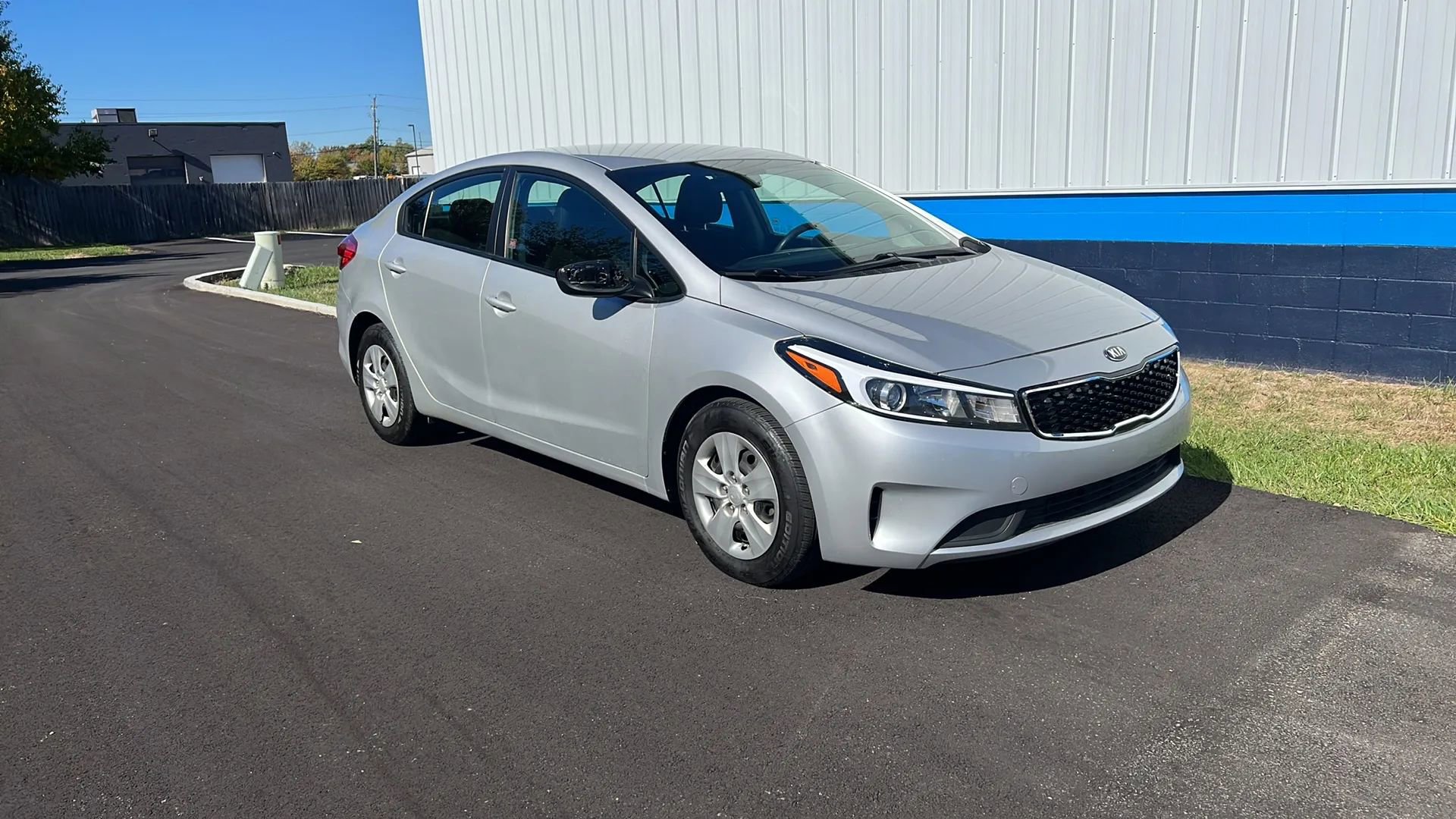 Used 2017 Kia Forte LX image 3
