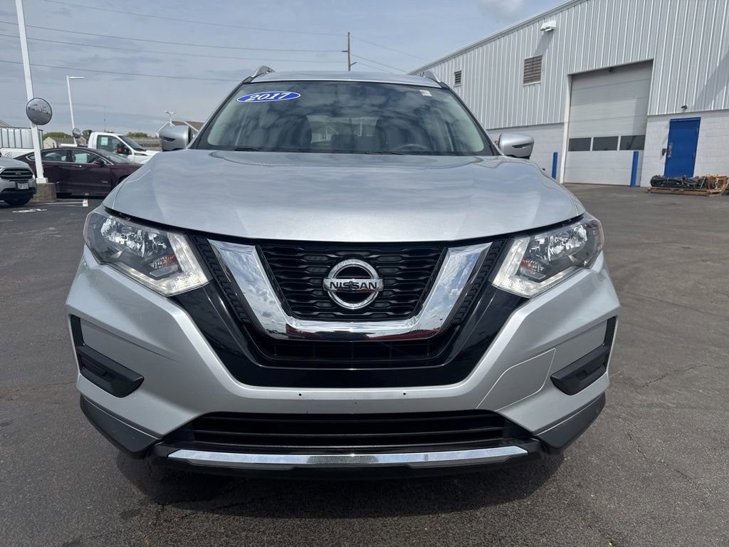 Used 2017 Nissan Rogue SV w/ SV Premium Package AWD/4WD image 7
