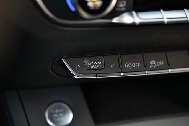 New 2025 Audi Q5 2.0T Premium image 38