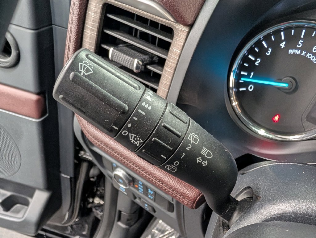 Used 2022 Ford Expedition Limited AWD/4WD image 18