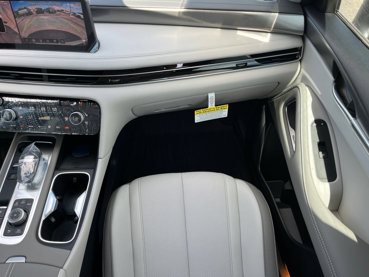 New 2027 INFINITI QX60 Luxe FWD image 15