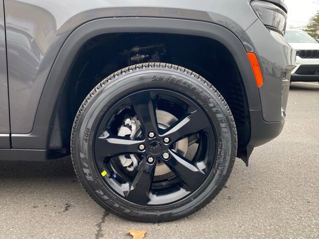 New 2025 Jeep Grand Cherokee Altitude image 20