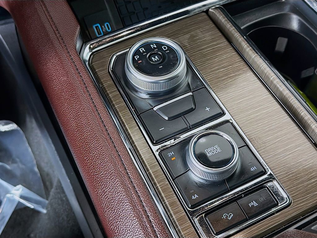 Used 2024 Ford Expedition Limited image 43