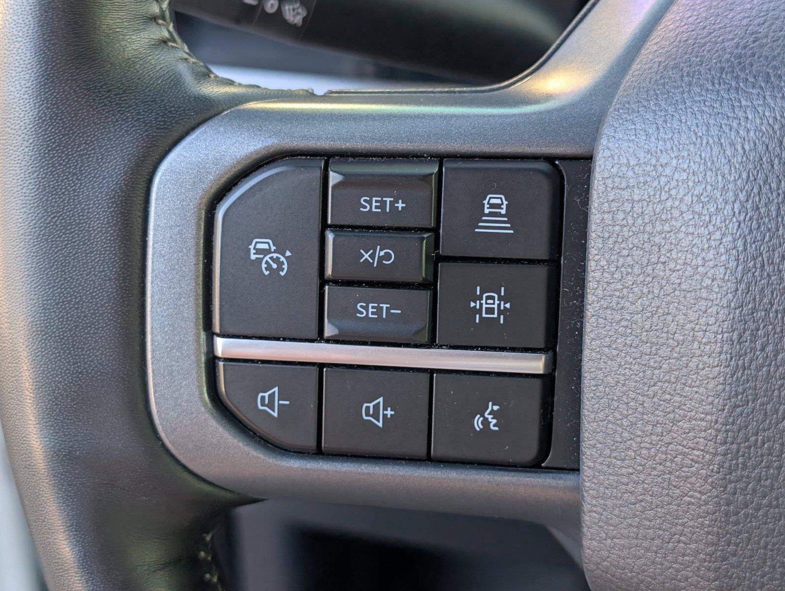 Used 2024 Ford F250 Lariat w/ Lariat Ultimate Package AWD/4WD image 30