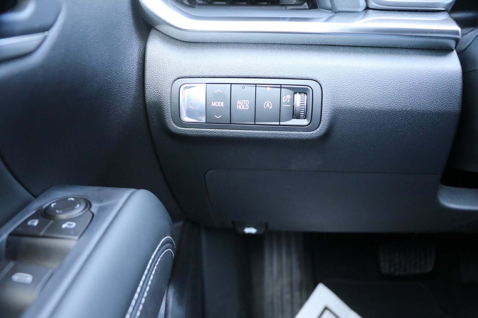 New 2026 GMC Terrain Elevation FWD image 12