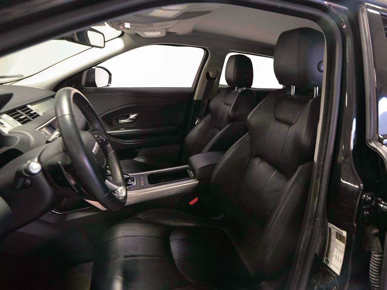 Used 2017 Land Rover Range Rover Evoque SE AWD/4WD image 7