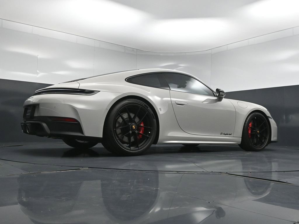 Certified 2026 Porsche 911 Carrera GTS RWD image 26