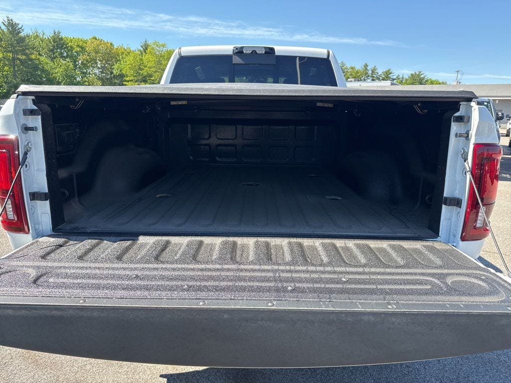 New 2026 RAM 2500 Laramie AWD/4WD image 25