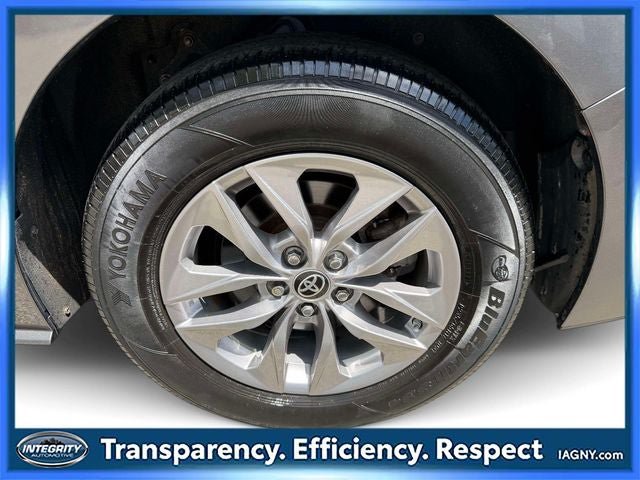 Used 2022 Toyota Sienna LE FWD image 12