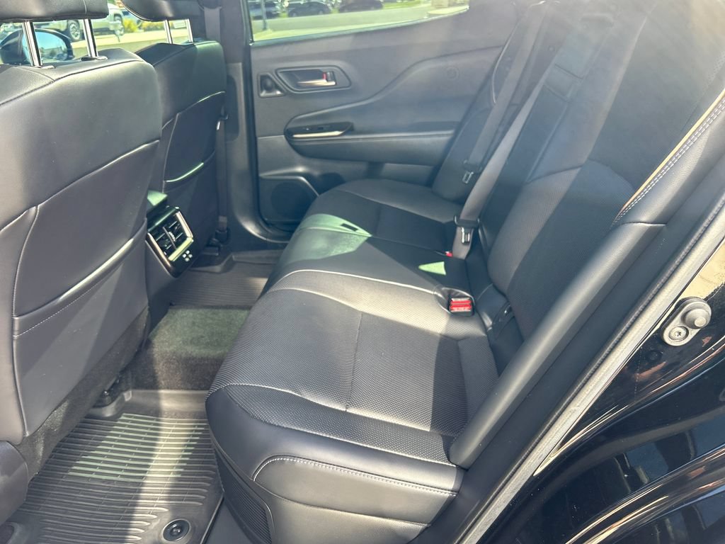 Certified 2025 Toyota Crown Platinum AWD/4WD image 28
