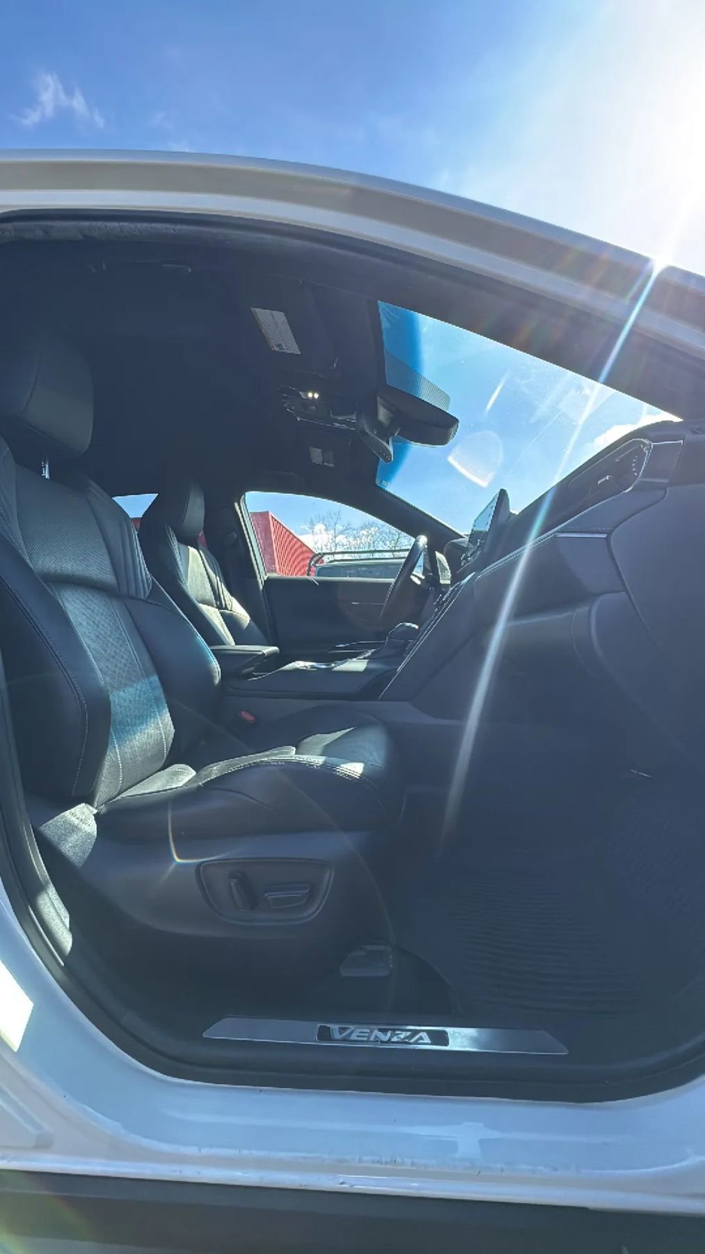 Used 2021 Toyota Venza XLE w/ Softex Package image 26