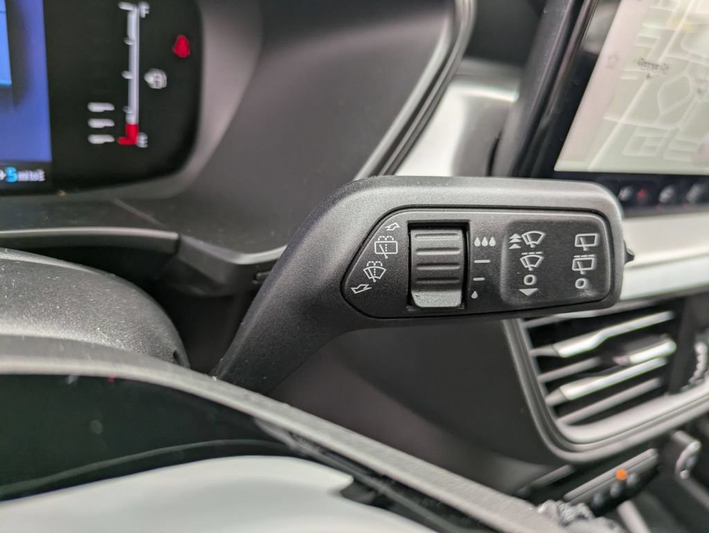 New 2024 Ford Escape SE FWD image 29