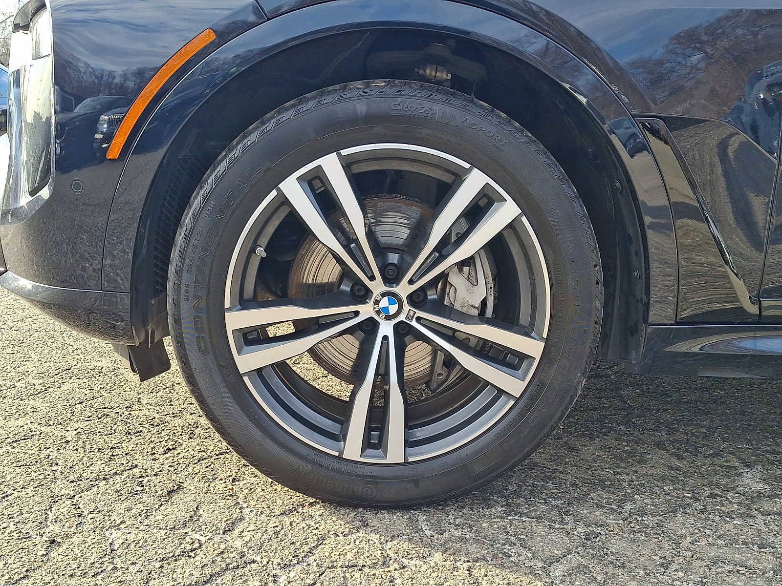 Used 2024 BMW X7 xDrive40i w/ M Sport Package image 8