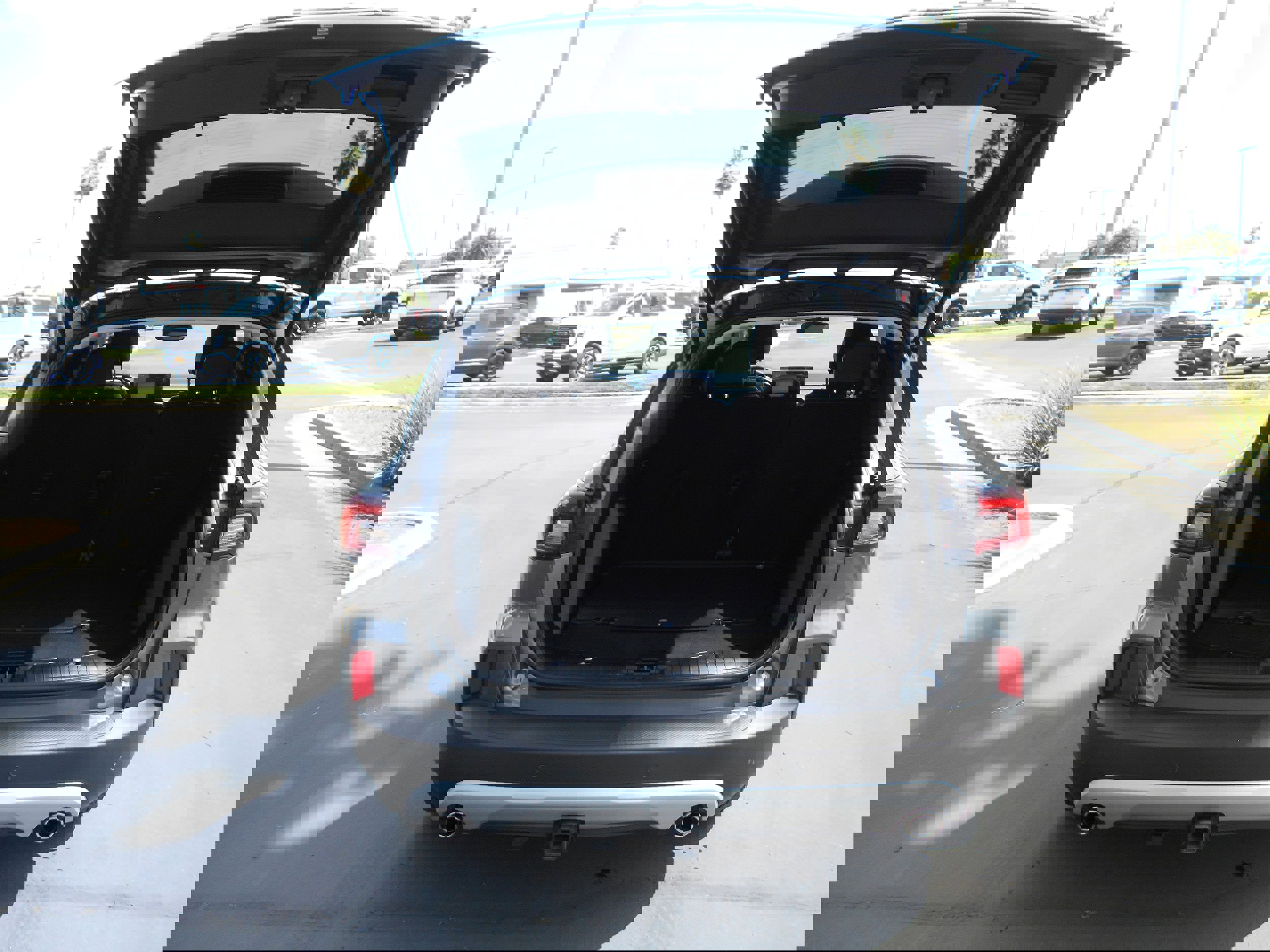 Used 2023 Ford Escape SE w/ PHEV Premium Package FWD image 11