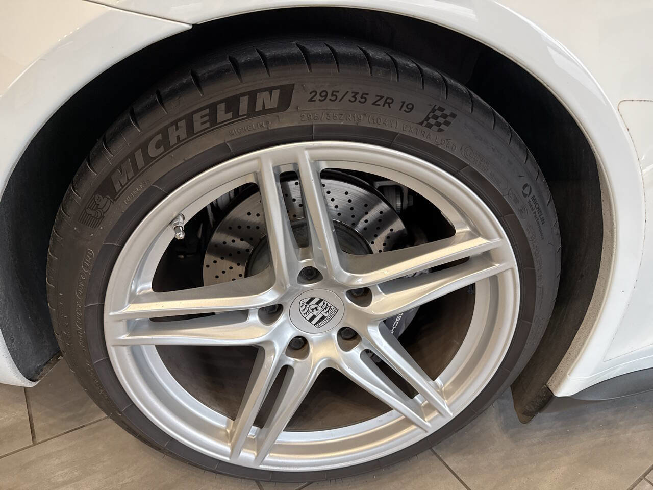 Used 2019 Porsche 911 Carrera 4 w/ Sportdesign Package image 32