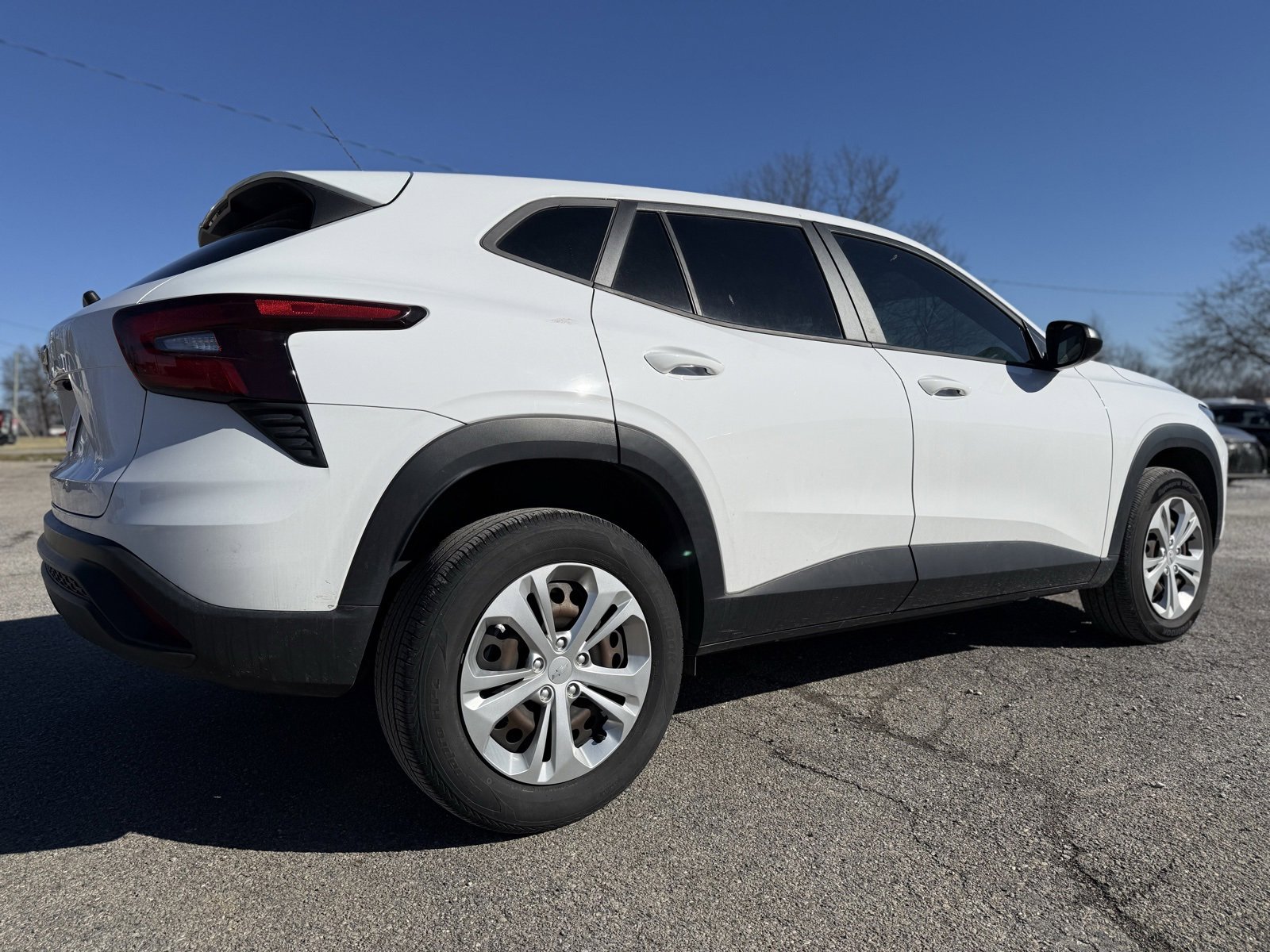 Used 2024 Chevrolet Trax LS image 8