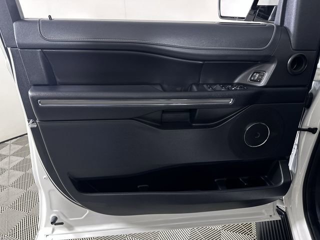Used 2024 Ford Expedition XLT AWD/4WD image 23