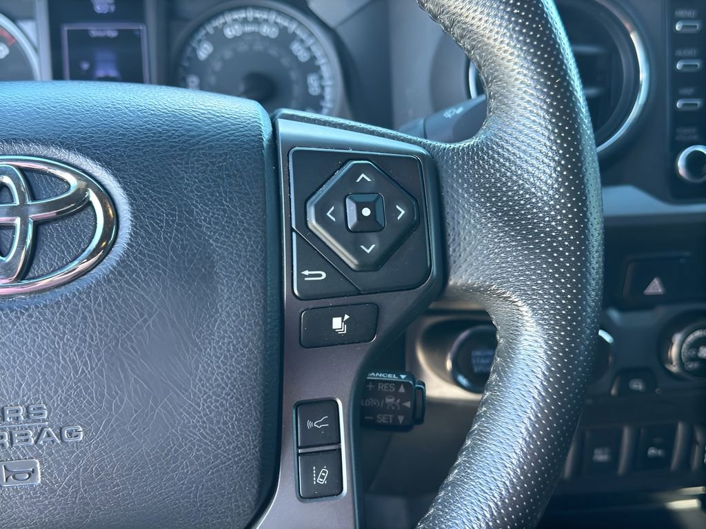 Used 2020 Toyota Tacoma TRD Off-Road w/ Technology Package image 18