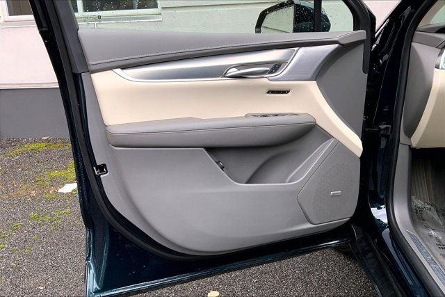 Used 2025 Cadillac XT5 Premium Luxury AWD/4WD image 23