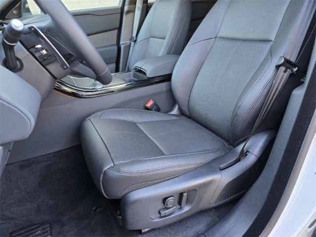 New 2025 Land Rover Range Rover Velar Dynamic SE image 34