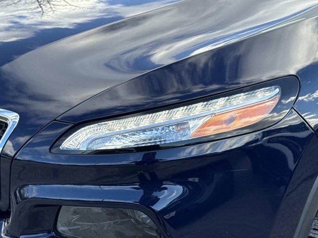 Used 2016 Jeep Cherokee Limited image 7