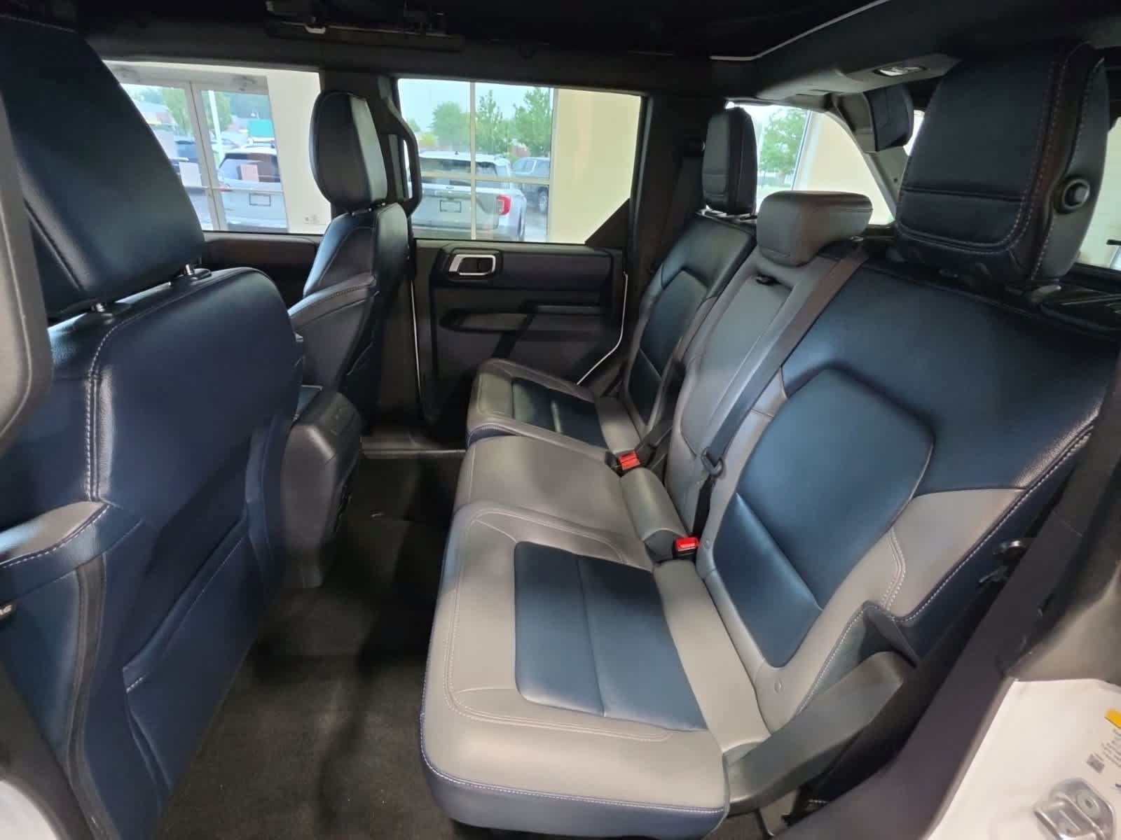 Used 2024 Ford Bronco Outer Banks w/ Sasquatch Package AWD/4WD image 36