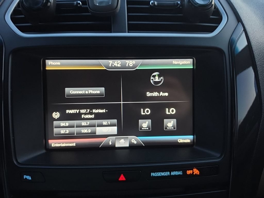 Used 2016 Ford Explorer XLT w/ Equipment Group 202A AWD/4WD image 32