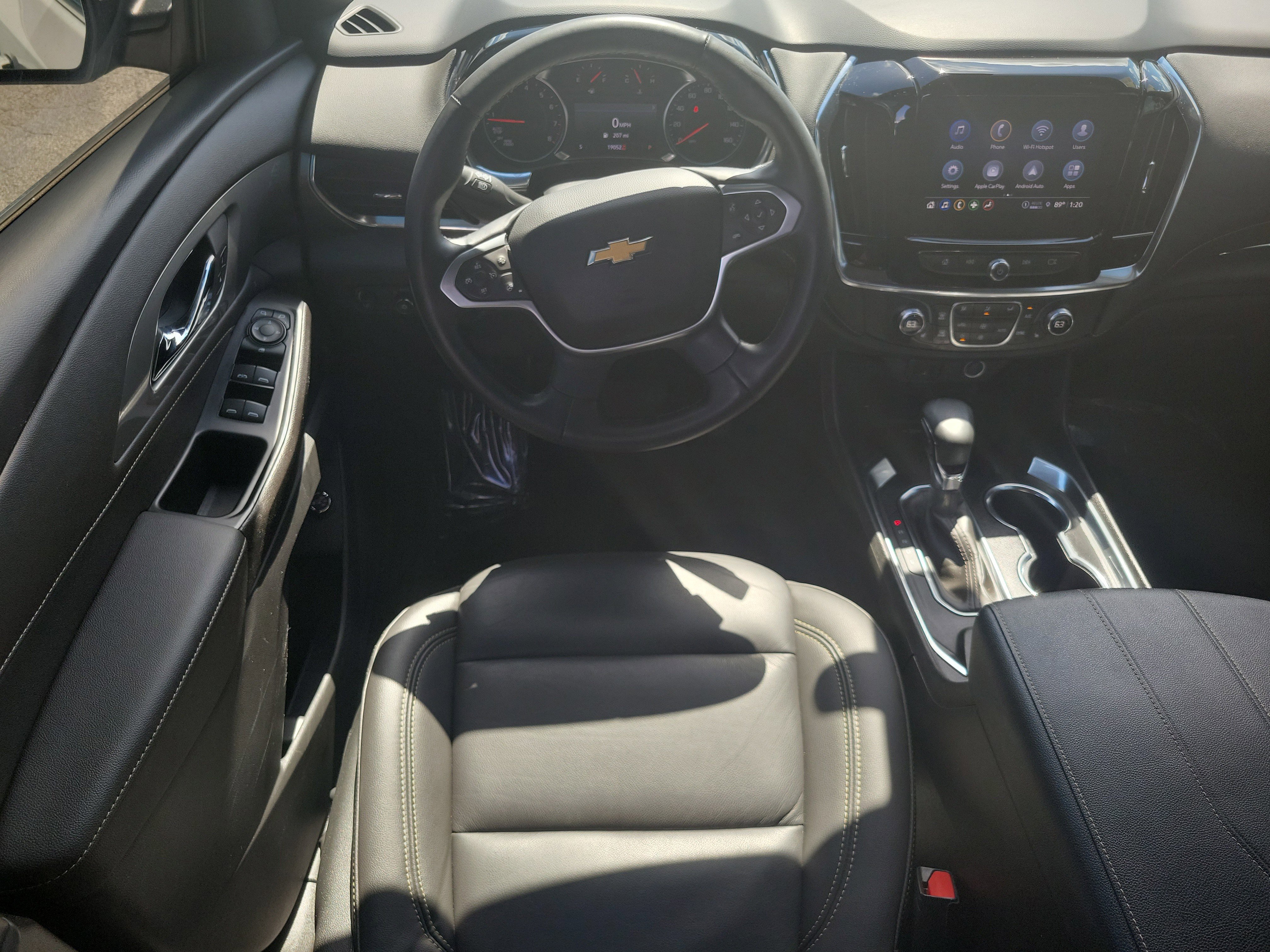 Used 2023 Chevrolet Traverse LT image 20