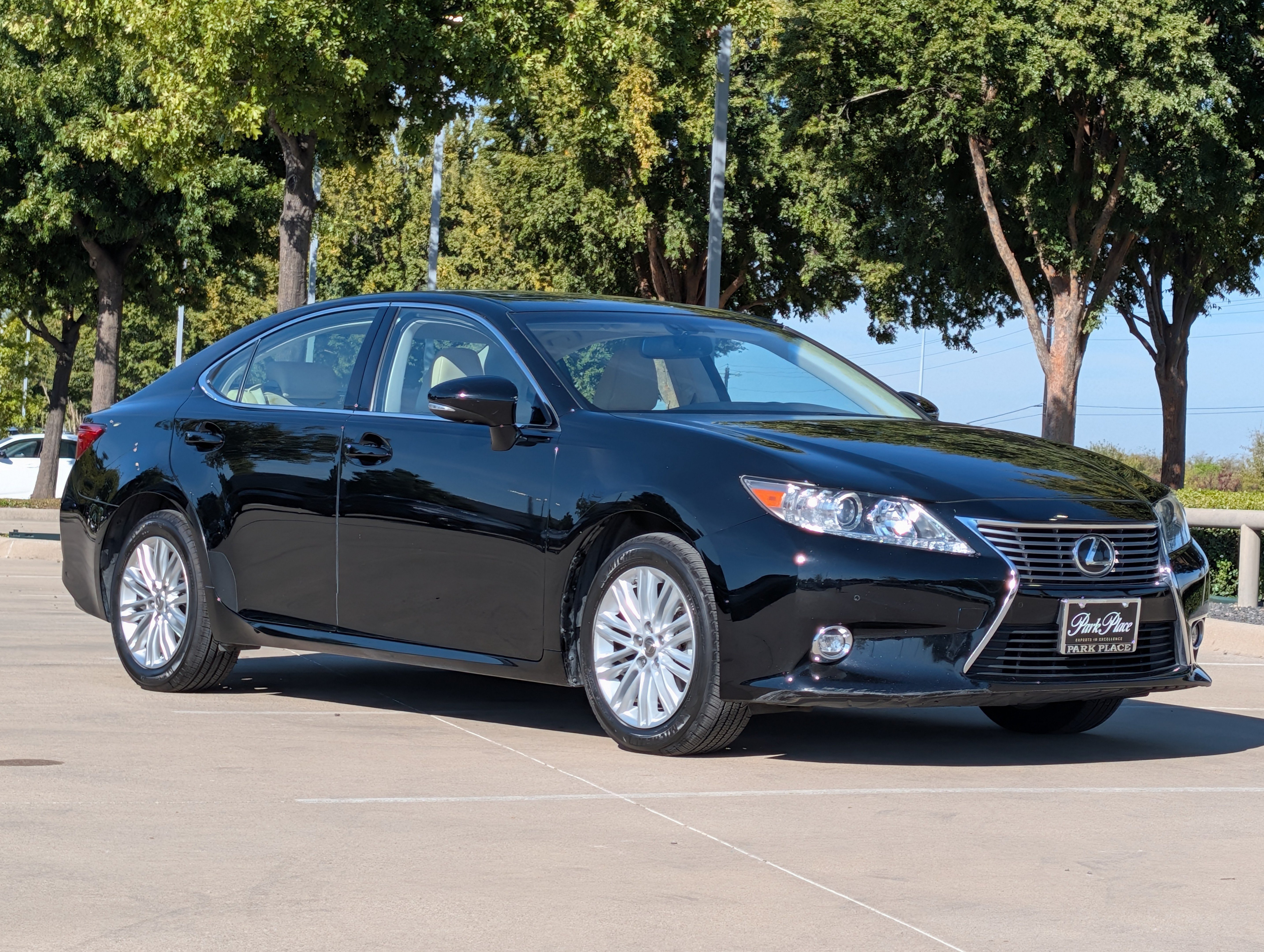 Used 2014 Lexus ES 350 w/ Luxury Package FWD image 7