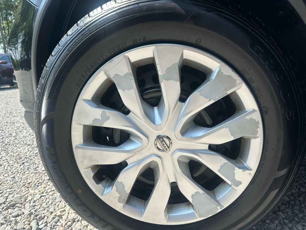 Used 2018 Nissan Rogue S AWD/4WD image 15