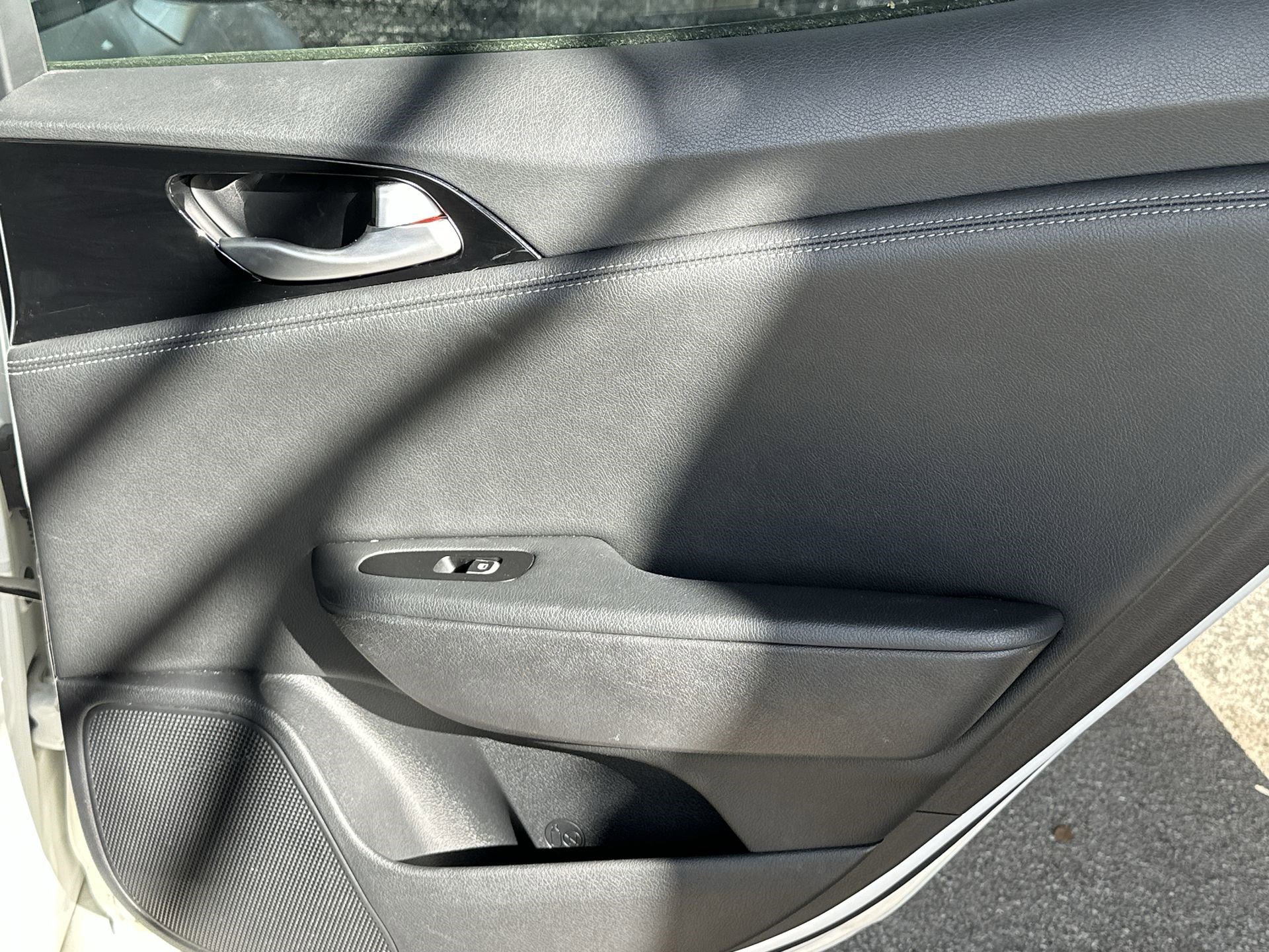 Used 2019 Kia Stinger image 27