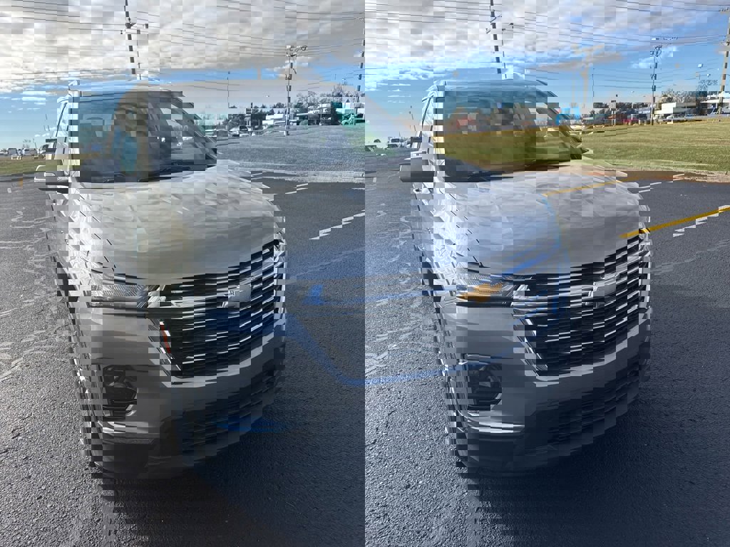 Used 2023 Chevrolet Traverse LT