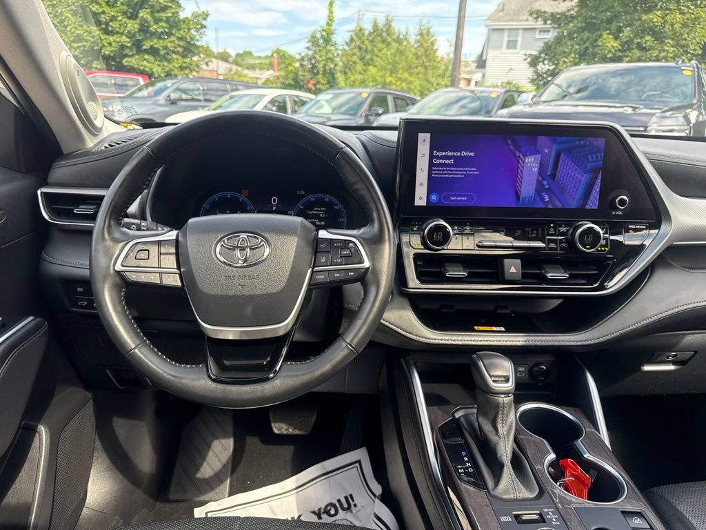 Used 2024 Toyota Highlander Platinum AWD/4WD image 24