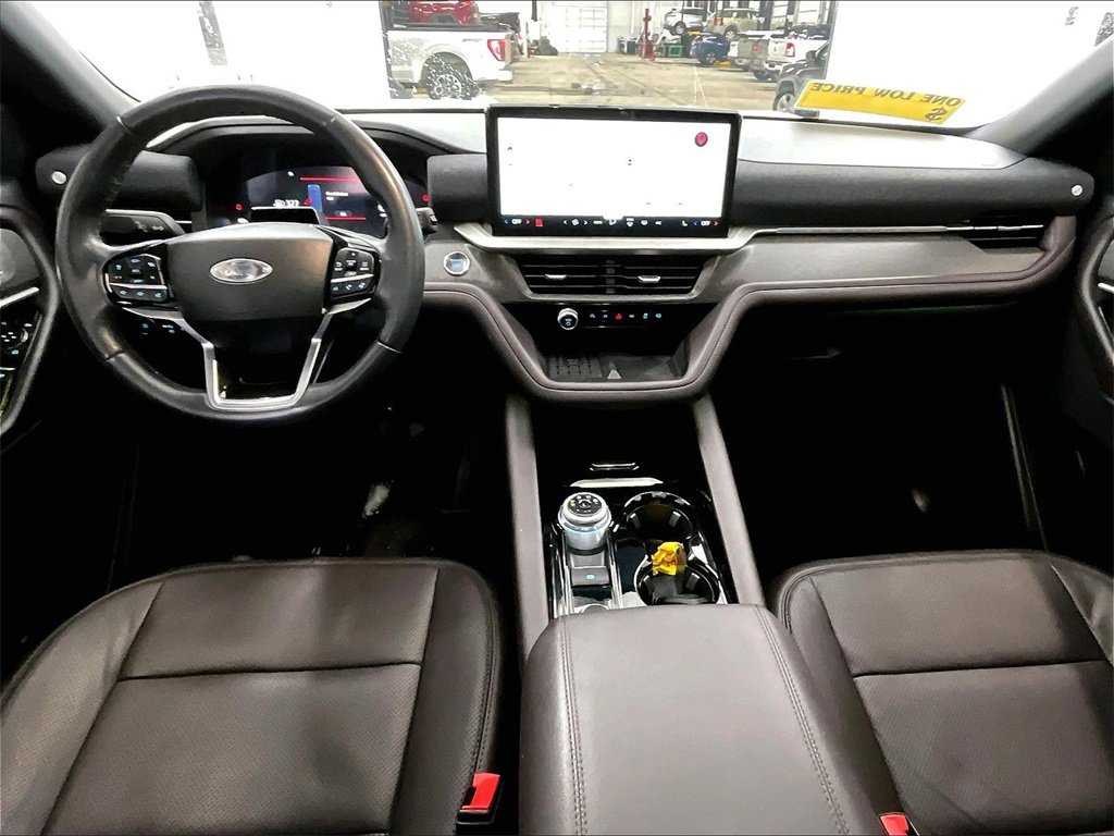 Used 2025 Ford Explorer Platinum w/ LUX Leather Package image 22