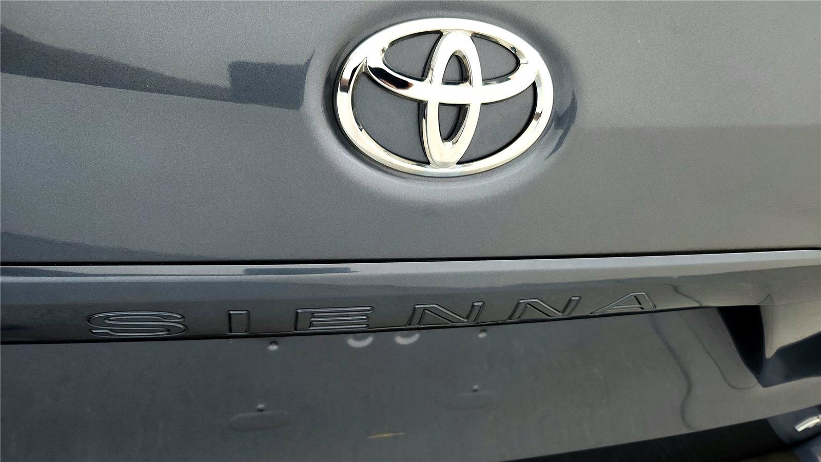 Used 2016 Toyota Sienna XLE Premium w/ Protection Package AWD/4WD image 13