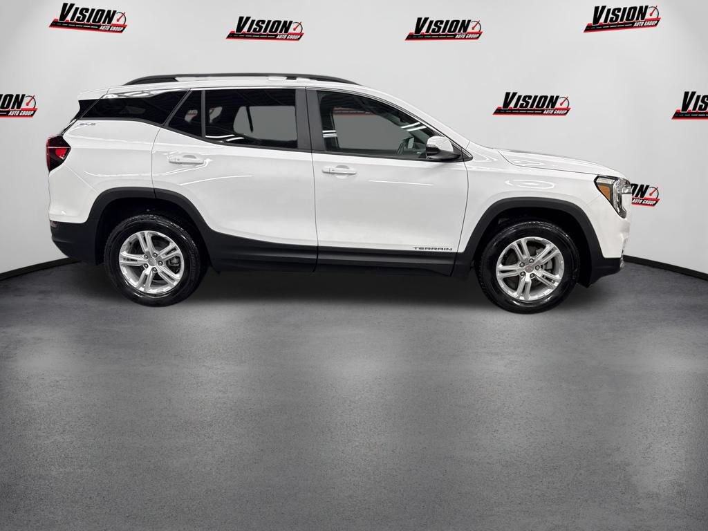 Used 2024 GMC Terrain SLE w/ Driver Convenience Package AWD/4WD image 4