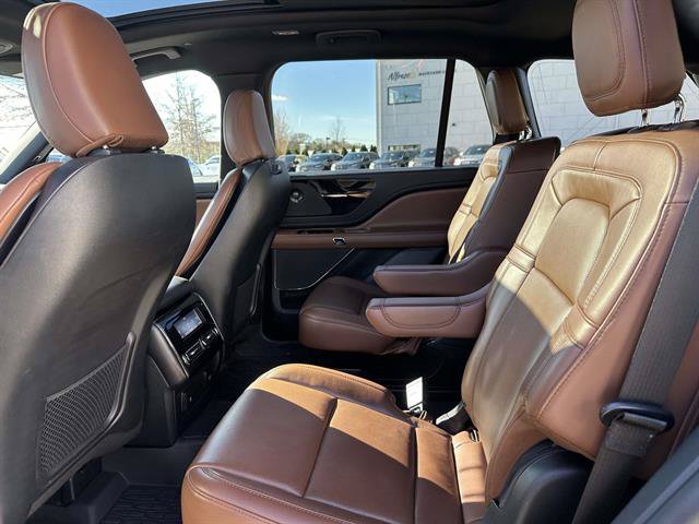 Used 2023 Lincoln Aviator Reserve w/ Equipment Group 201A AWD/4WD image 31
