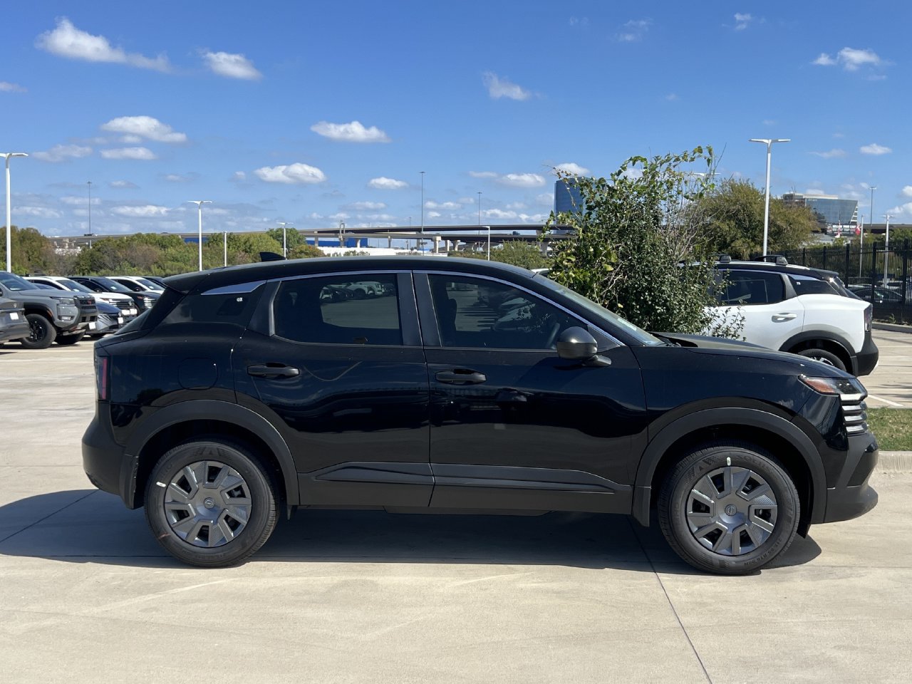 New 2027 Nissan Kicks S FWD image 3