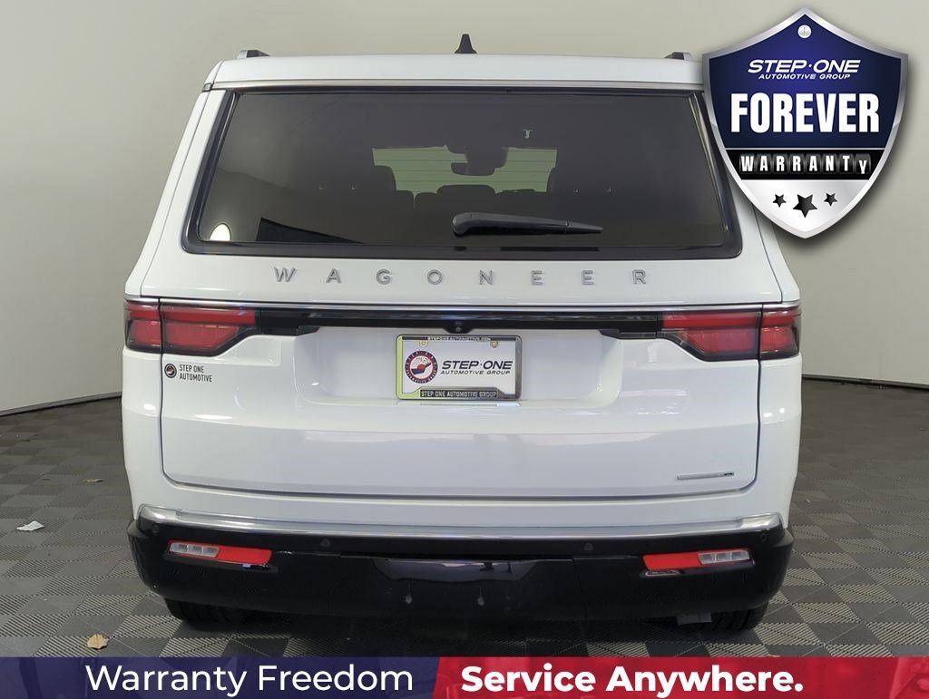 Used 2024 Jeep Wagoneer Series II w/ Flexible Seating Group RWD image 6