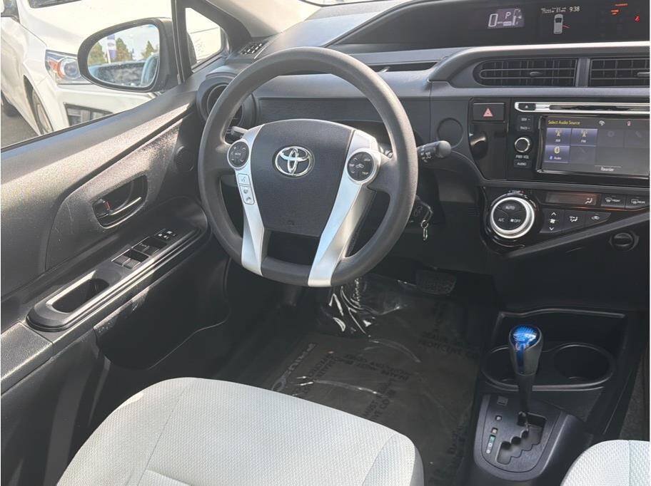 Used 2017 Toyota Prius C One FWD image 5