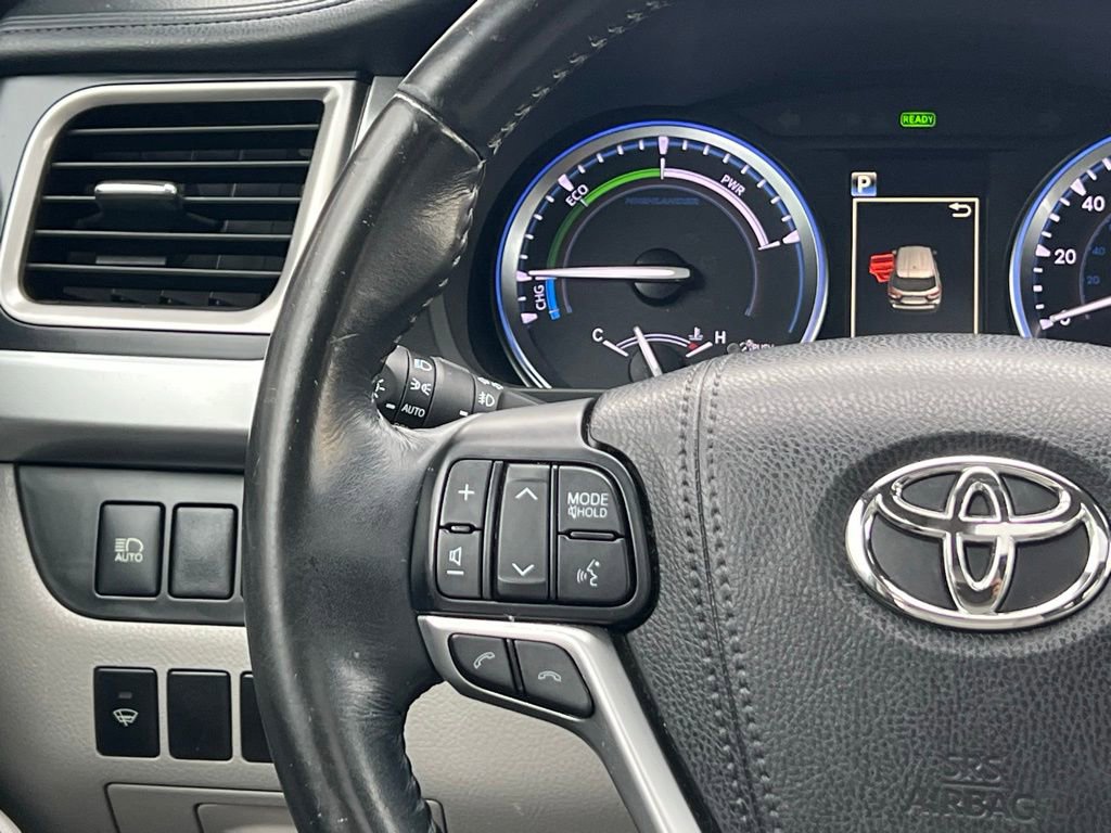 Used 2017 Toyota Highlander XLE image 22